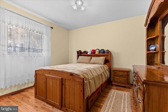 216 N CHARLOTTE ST, Manheim, PA 17545