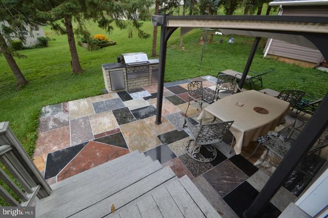 216 N CHARLOTTE ST, Manheim, PA 17545