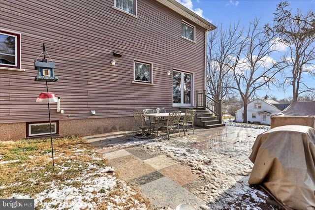 216 N CHARLOTTE ST, Manheim, PA 17545