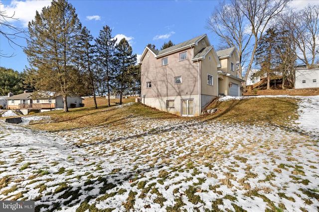 216 N CHARLOTTE ST, Manheim, PA 17545