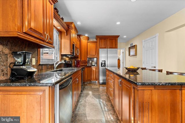 216 N CHARLOTTE ST, Manheim, PA 17545