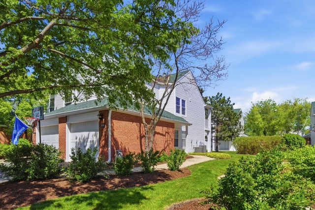 109 Meadowbrook Lane 44A, Lake Bluff, IL 60044