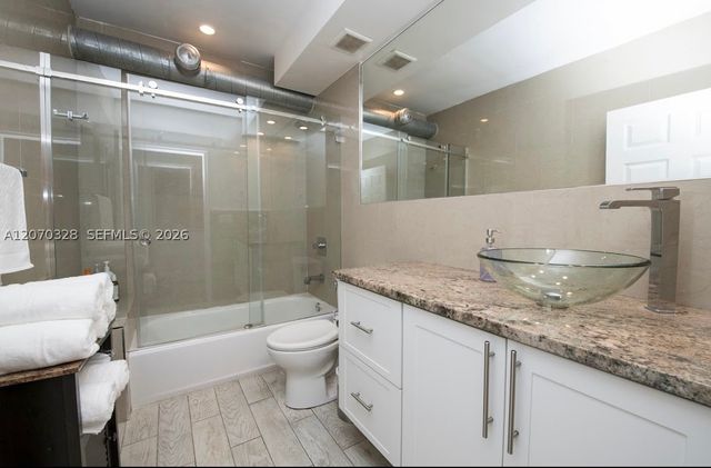 524 NW 35th St 2, Miami, FL 33127
