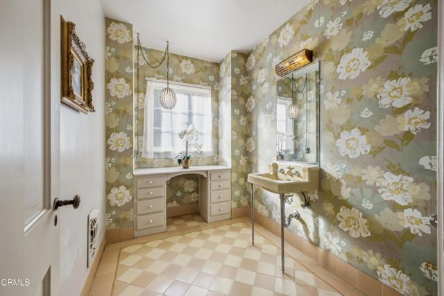 2450 E Orange Grove Boulevard, Pasadena, CA 91104