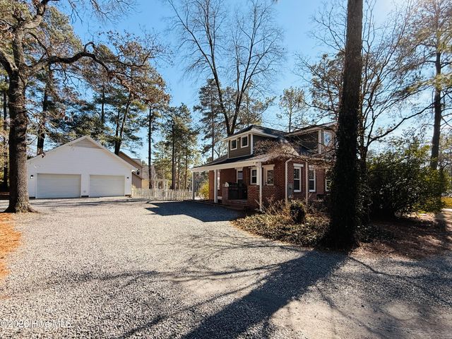 132 Tower Street, Southern Pines, NC 28387