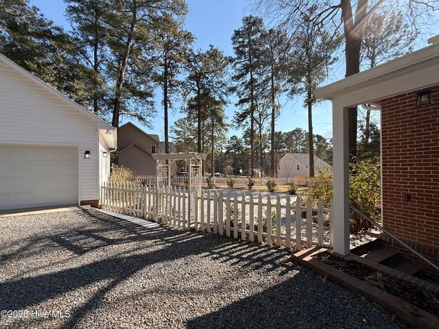 132 Tower Street, Southern Pines, NC 28387