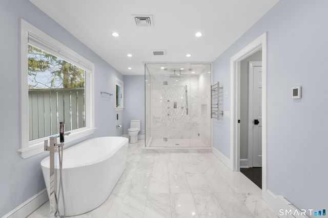 6 Reynwood Manor, Greenwich, CT 06831