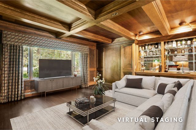 6 Reynwood Manor, Greenwich, CT 06831