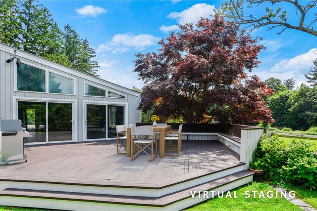 6 Reynwood Manor, Greenwich, CT 06831