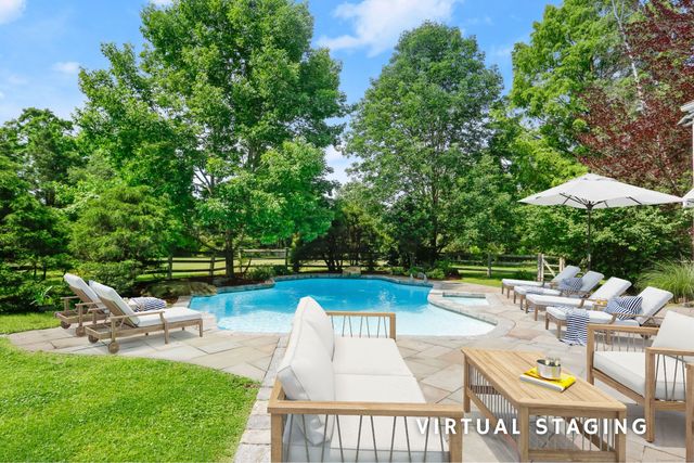 6 Reynwood Manor, Greenwich, CT 06831