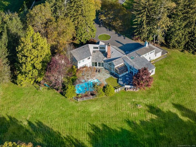 6 Reynwood Manor, Greenwich, CT 06831