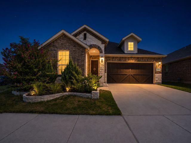 2105 Ella Lane, Carrollton, TX 75010