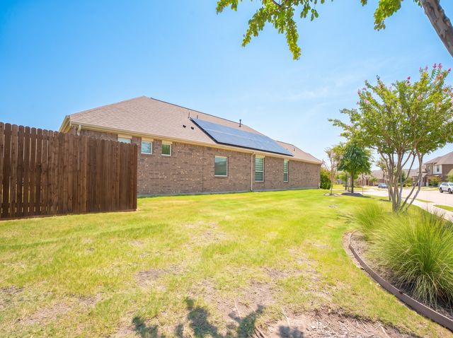 2105 Ella Lane, Carrollton, TX 75010