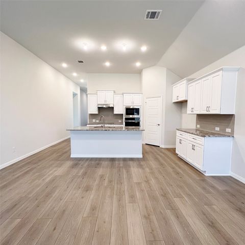 1310 Sundance Lane, Justin, TX 76247