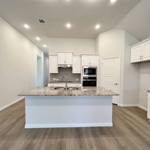 1310 Sundance Lane, Justin, TX 76247