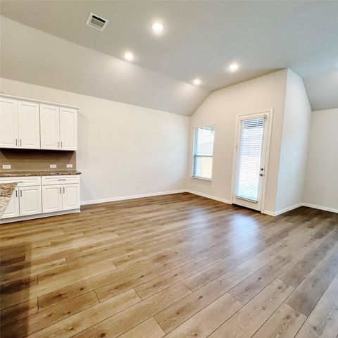 1310 Sundance Lane, Justin, TX 76247