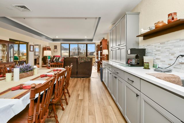 350 S John Q Hammons Parkway 3-C, Springfield, MO 65806