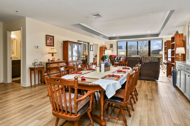 350 S John Q Hammons Parkway 3-C, Springfield, MO 65806