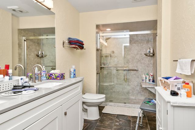 350 S John Q Hammons Parkway 3-C, Springfield, MO 65806