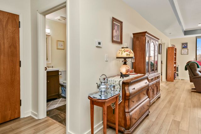 350 S John Q Hammons Parkway 3-C, Springfield, MO 65806