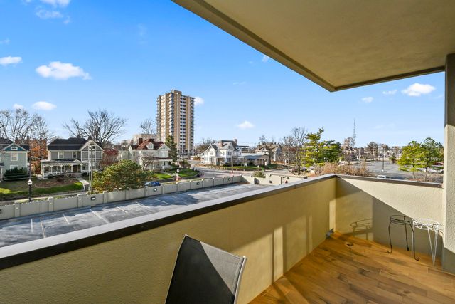 350 S John Q Hammons Parkway 3-C, Springfield, MO 65806