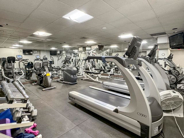 350 S John Q Hammons Parkway 3-C, Springfield, MO 65806