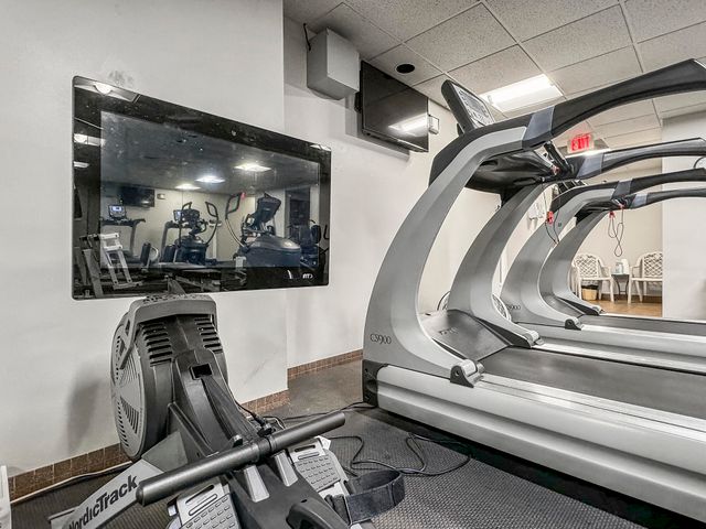 350 S John Q Hammons Parkway 3-C, Springfield, MO 65806