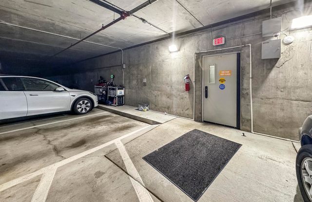 350 S John Q Hammons Parkway 3-C, Springfield, MO 65806