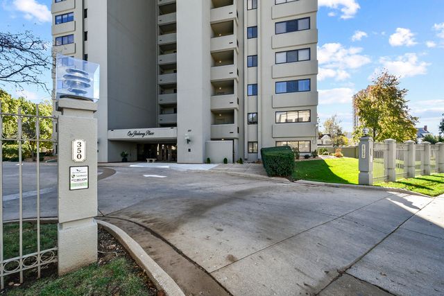 350 S John Q Hammons Parkway 3-C, Springfield, MO 65806