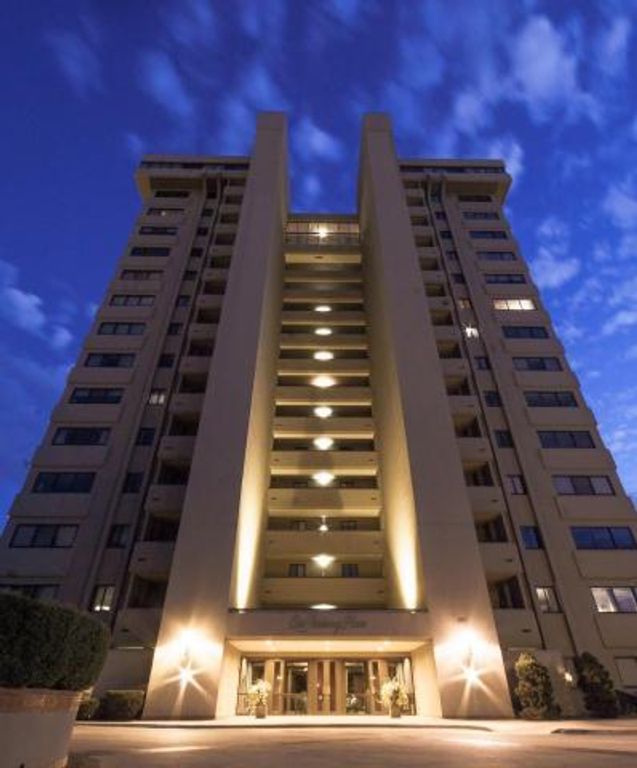 350 S John Q Hammons Parkway 3-C, Springfield, MO 65806