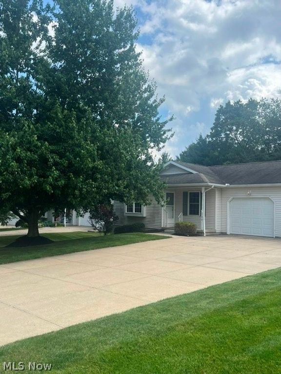120 Thorn Way, Doylestown, OH 44230