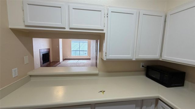 3100 Walnut Bend Lane 319, Houston, TX 77042