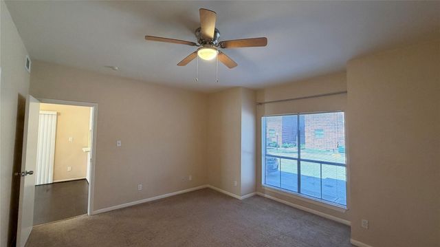 3100 Walnut Bend Lane 319, Houston, TX 77042