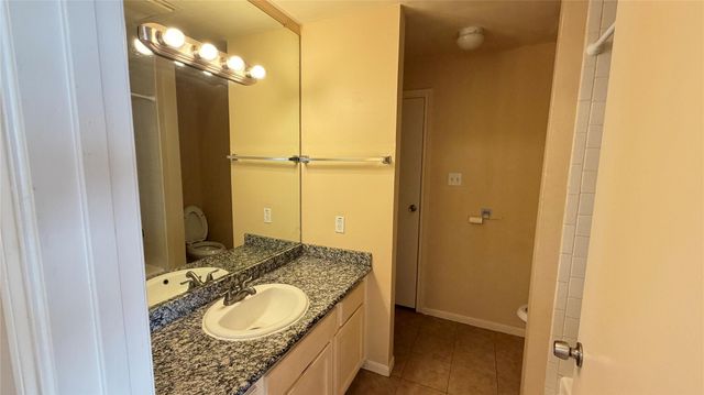 3100 Walnut Bend Lane 319, Houston, TX 77042
