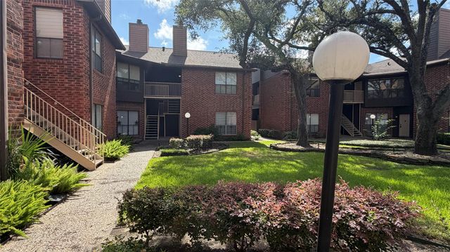 3100 Walnut Bend Lane 319, Houston, TX 77042