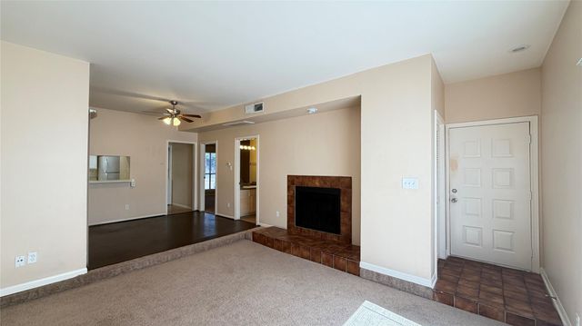 3100 Walnut Bend Lane 319, Houston, TX 77042
