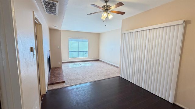 3100 Walnut Bend Lane 319, Houston, TX 77042