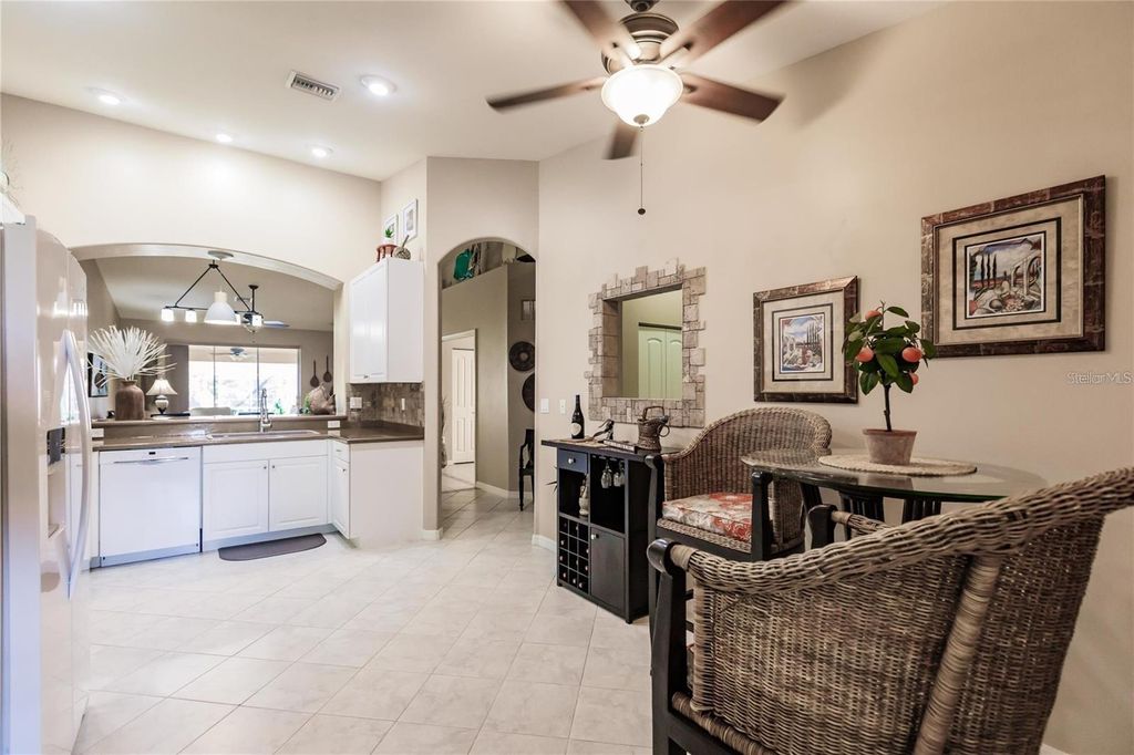 Image 14 of property listing at 323 MONACO DRIVE 10, Punta Gorda, FL 33950