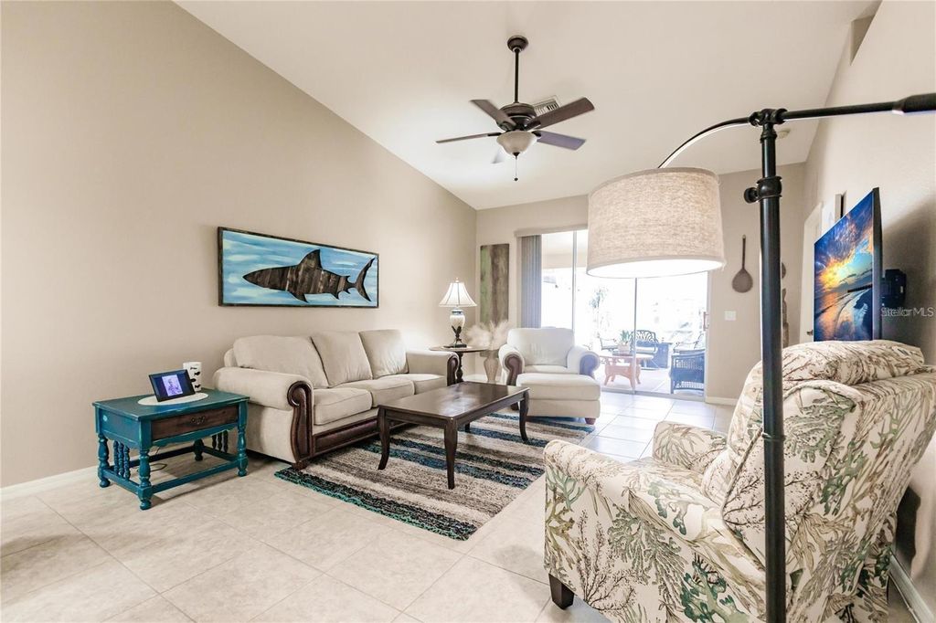 Image 5 of property listing at 323 MONACO DRIVE 10, Punta Gorda, FL 33950