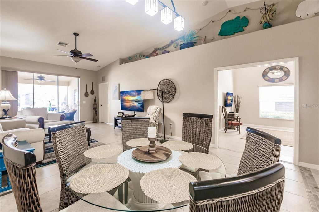 Image 7 of property listing at 323 MONACO DRIVE 10, Punta Gorda, FL 33950