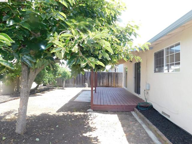 1391 Via Faisan, San Lorenzo, CA 94580