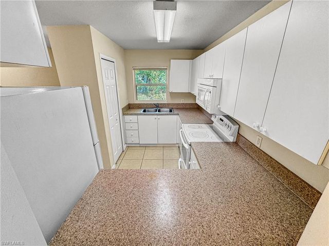 1321 SE 8th AVE # 3, Cape Coral, FL 33990