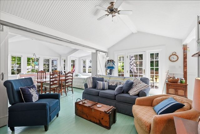 7 Pond Ter, Plymouth, MA 02360