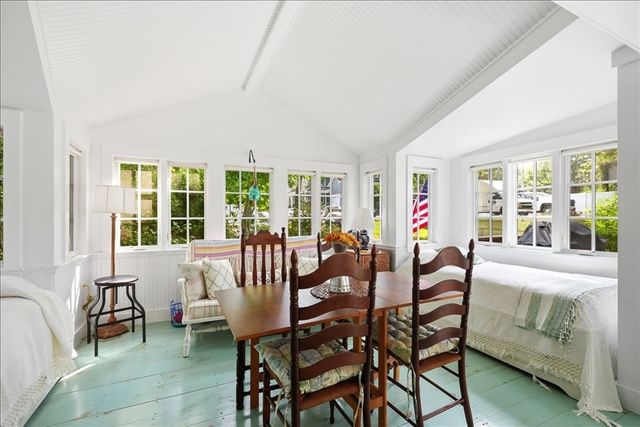 7 Pond Ter, Plymouth, MA 02360