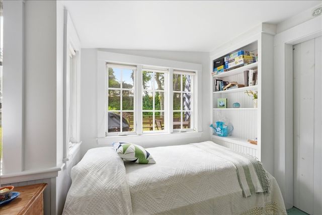 7 Pond Ter, Plymouth, MA 02360