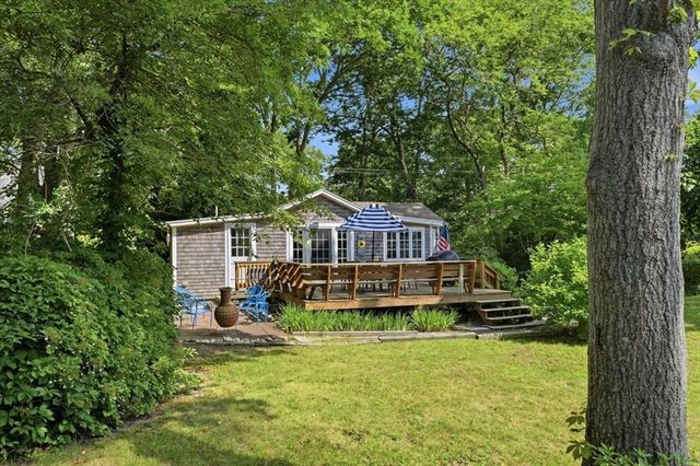 7 Pond Ter, Plymouth, MA 02360