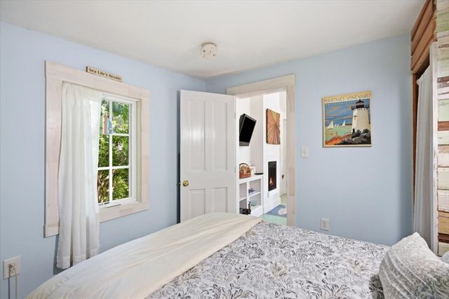 7 Pond Ter, Plymouth, MA 02360