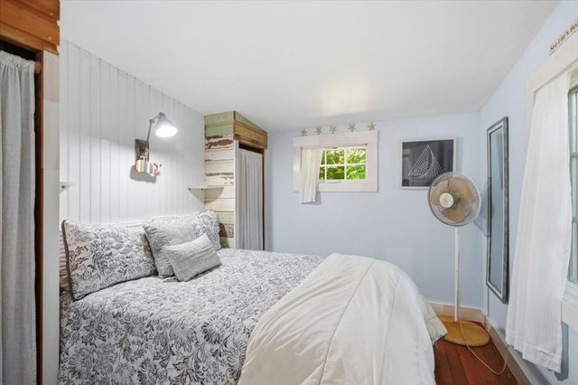 7 Pond Ter, Plymouth, MA 02360