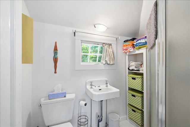 7 Pond Ter, Plymouth, MA 02360