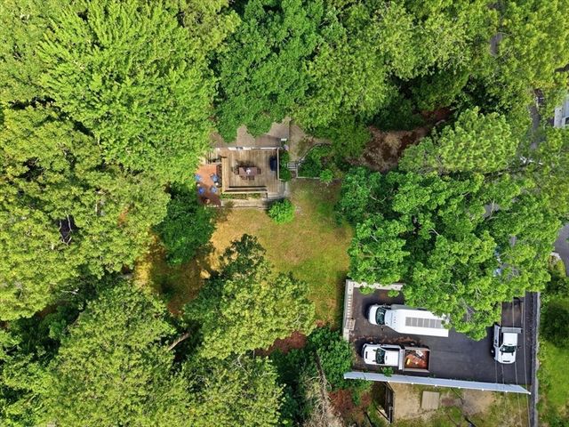 7 Pond Ter, Plymouth, MA 02360